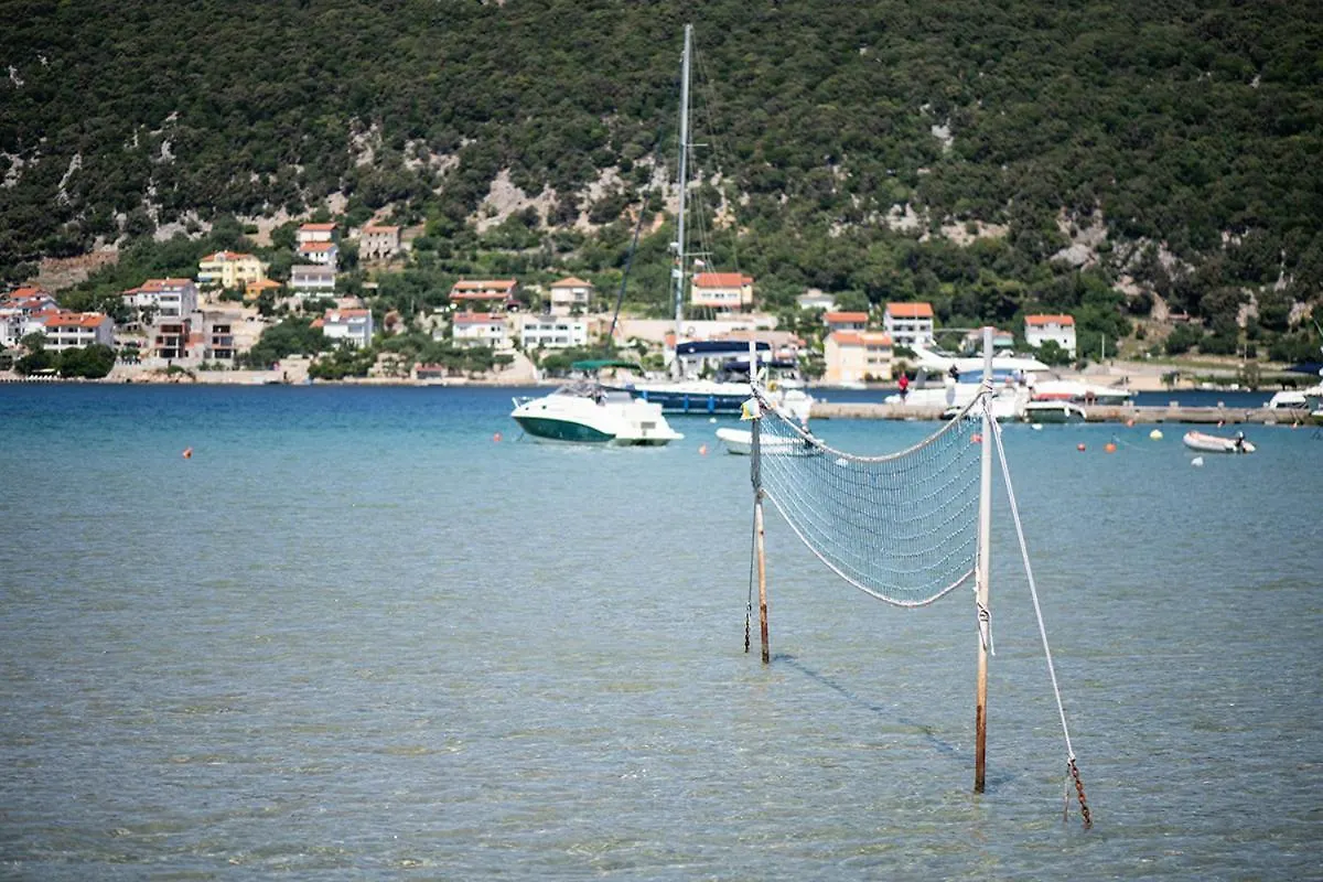 Apartman Mara Supetarska Draga 0*,  Croatia