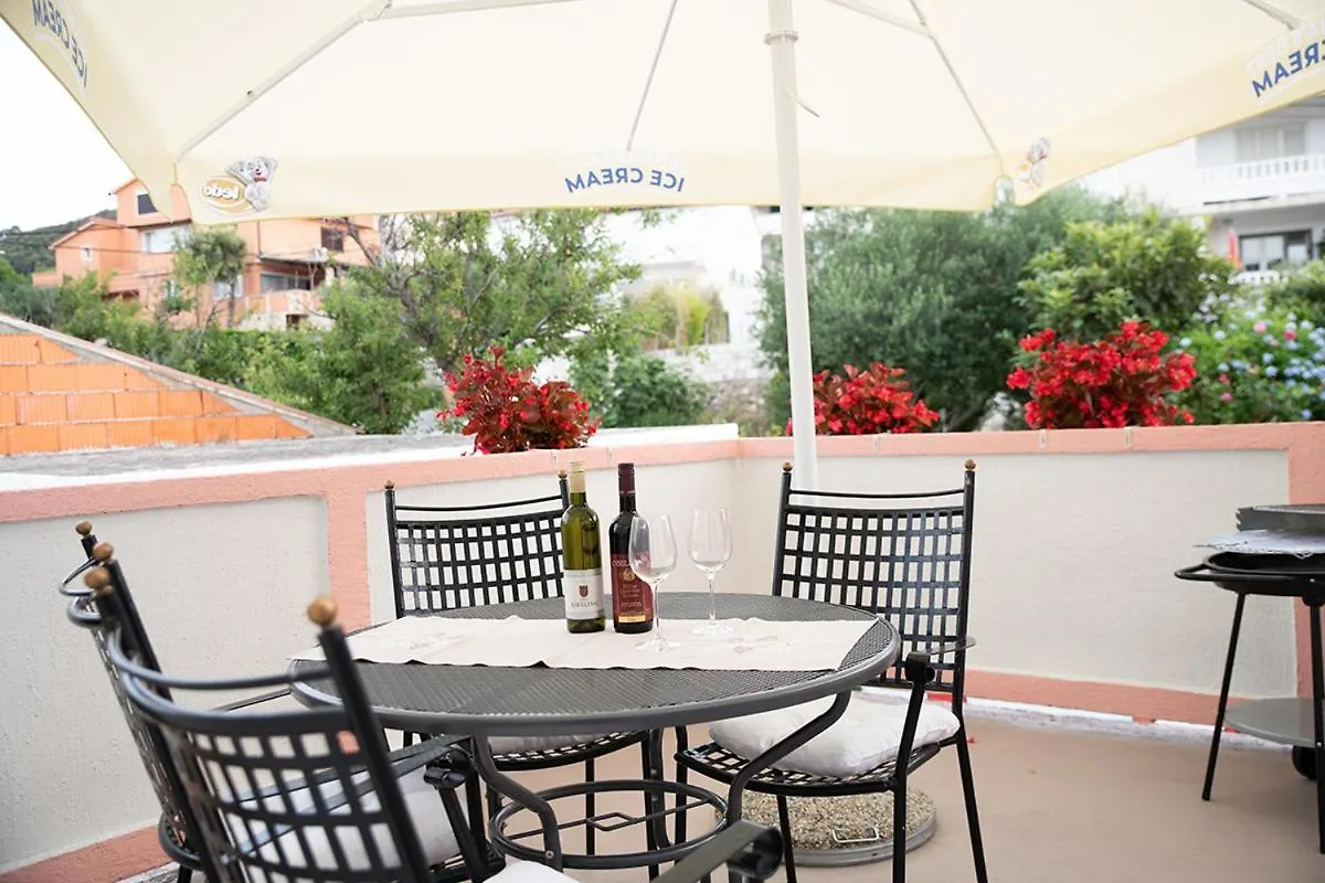 Apartman Mara Supetarska Draga 0*,